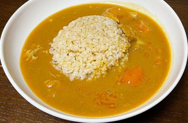 岡山 奥津温泉 鏡野町 かがみの田舎カレー レトルトカレー 玄米